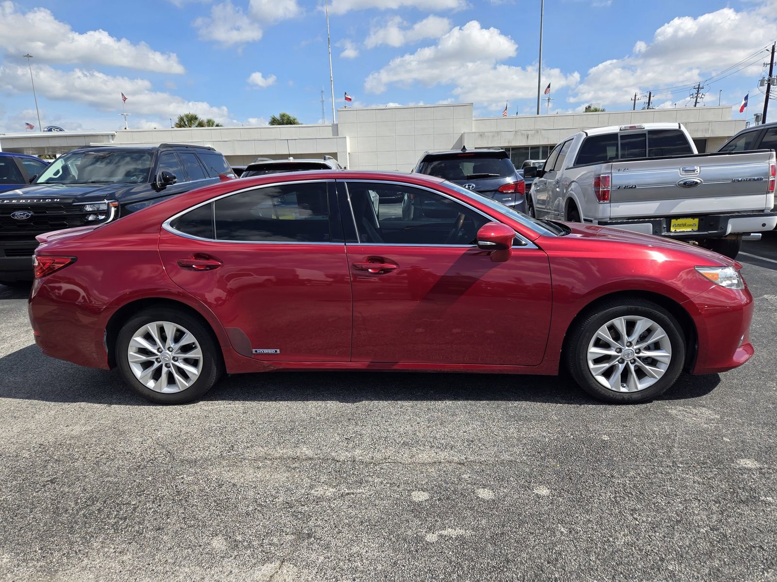 Used 2014 Lexus ES 300h w/ Luxury Package w/Bamboo Trim FWD image 4