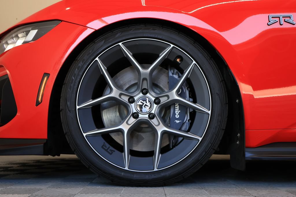 Used 2025 Ford Mustang GT Premium w/ GT Performance Package RWD image 9