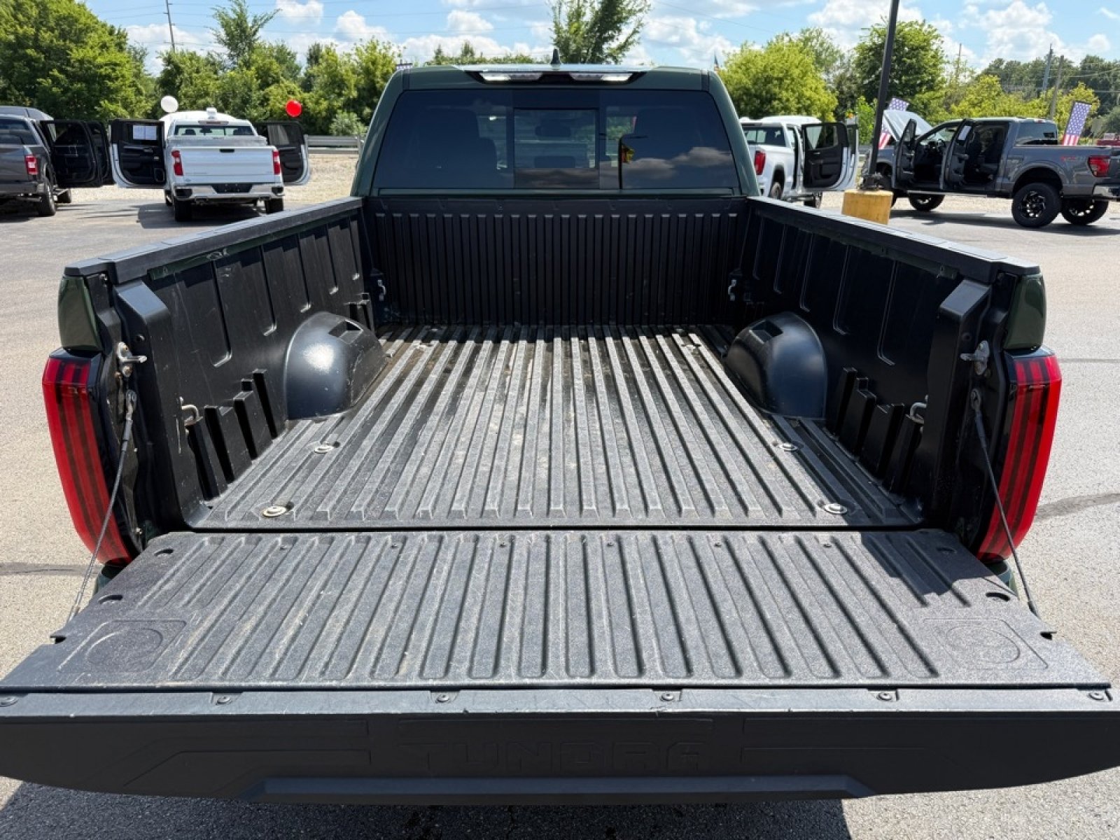 Used 2022 Toyota Tundra SR AWD/4WD image 37