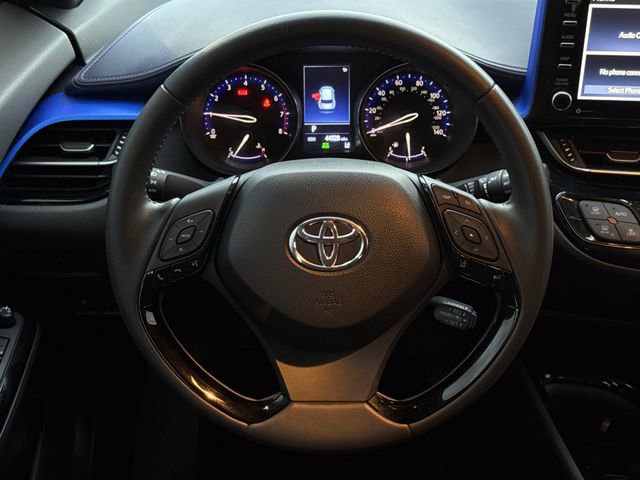 Used 2020 Toyota C-HR XLE image 15