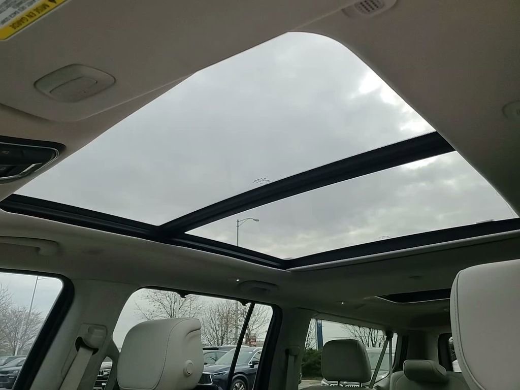 Used 2024 Jeep Wagoneer L Series III w/ Premium Group I image 31