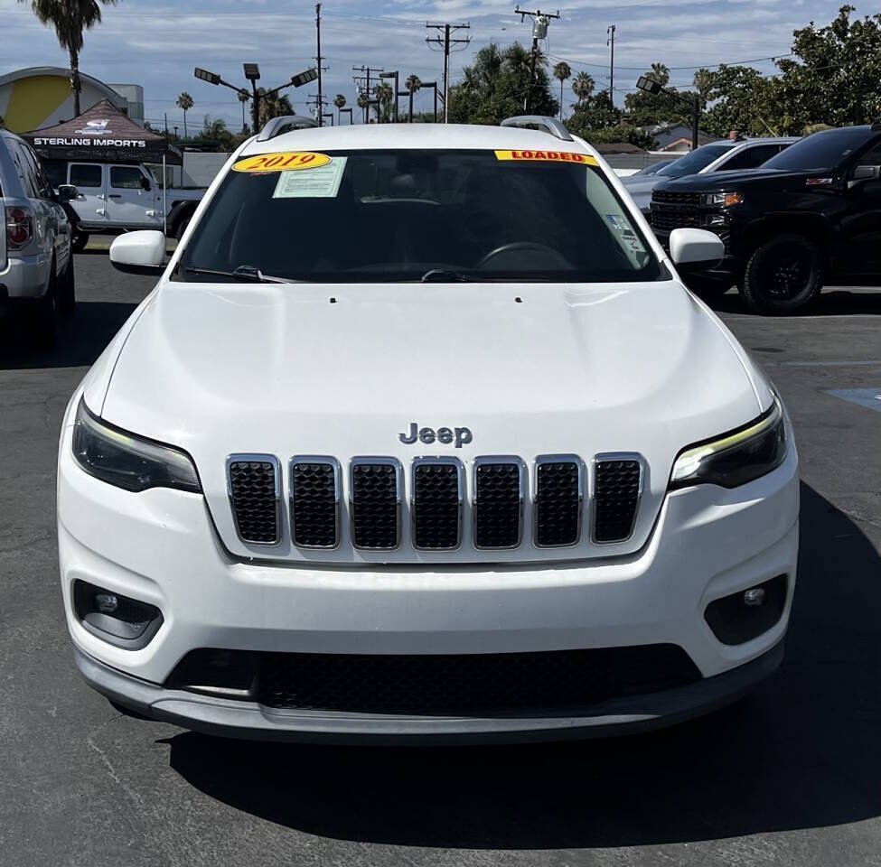 Used 2019 Jeep Cherokee Latitude w/ Popular Appearance Group FWD image 3