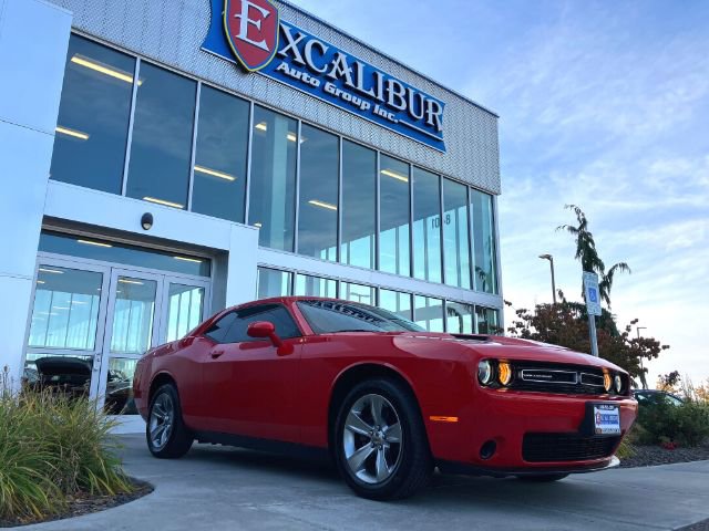Used 2019 Dodge Challenger SXT image 12