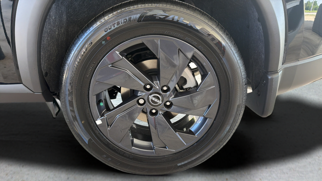 New 2026 Nissan Rogue SV FWD image 27