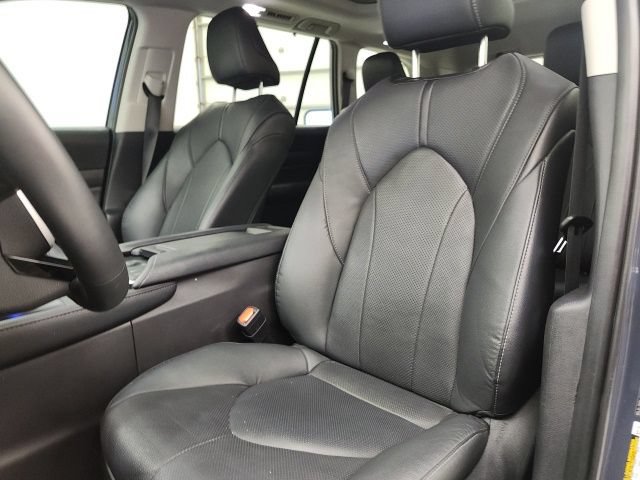 Certified 2025 Toyota Grand Highlander AWD image 15