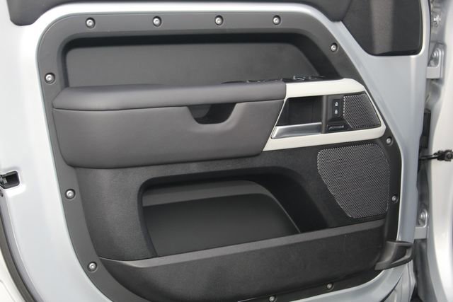 Used 2024 Land Rover Defender 110 S image 22