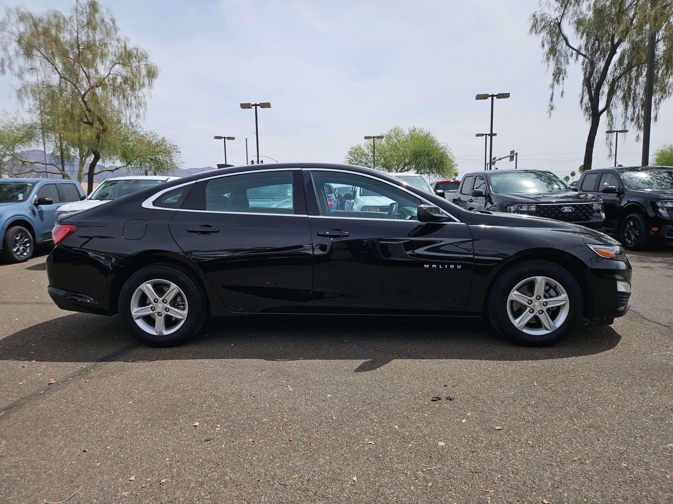 Used 2022 Chevrolet Malibu LT FWD image 4