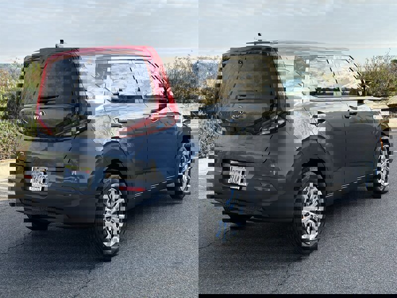 Used 2021 Kia Soul LX image 6
