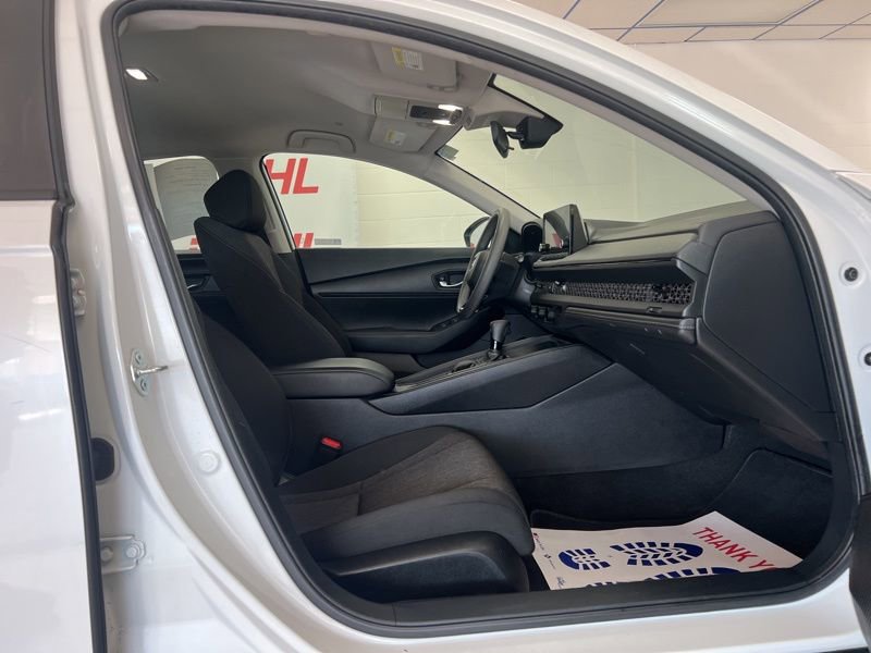 Used 2023 Honda Accord LX image 12