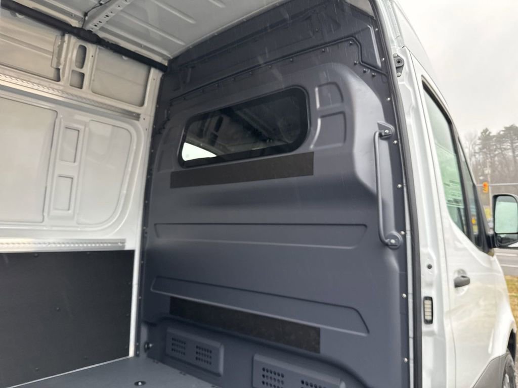 New 2025 Mercedes-Benz Sprinter 2500 image 12