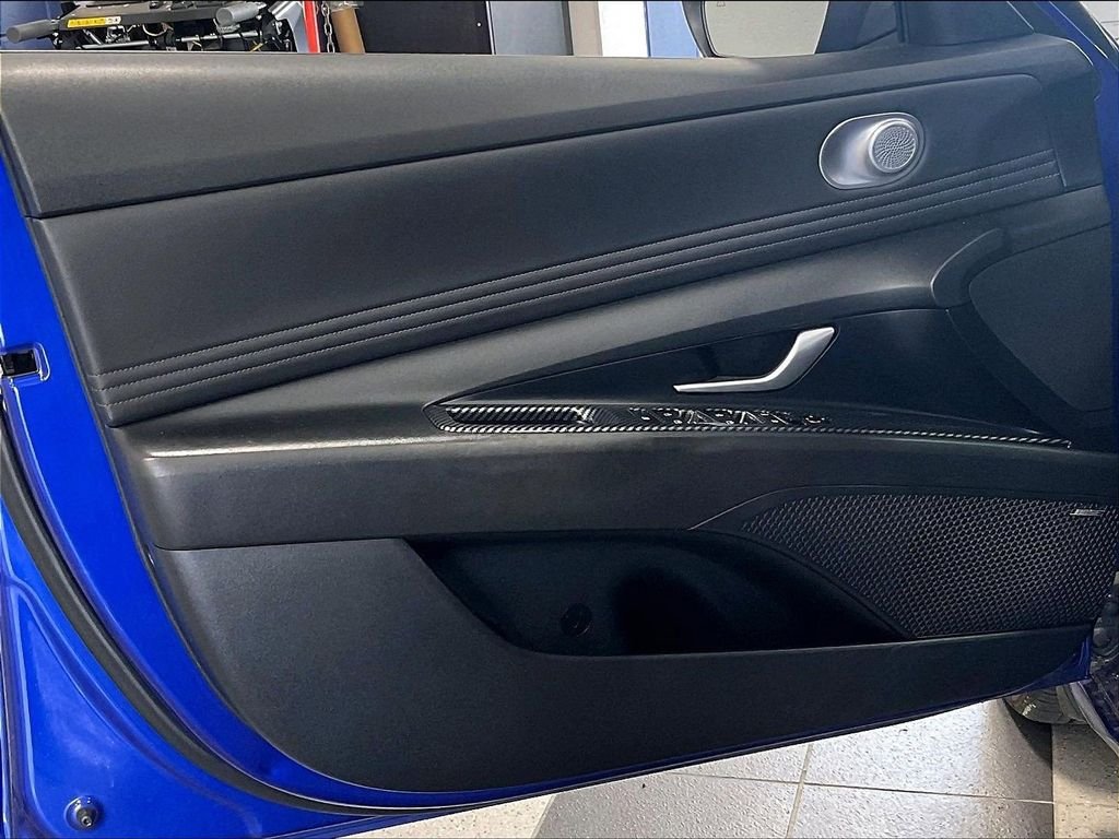 Certified 2023 Hyundai Elantra Limited FWD image 9