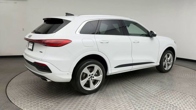 Used 2025 Audi Q5 Premium Plus w/ Premium Plus AWD/4WD image 2