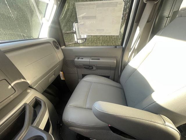 New 2024 Ford E-450 and Econoline 450 Super Duty w/ Driver's Safety Package RWD image 21