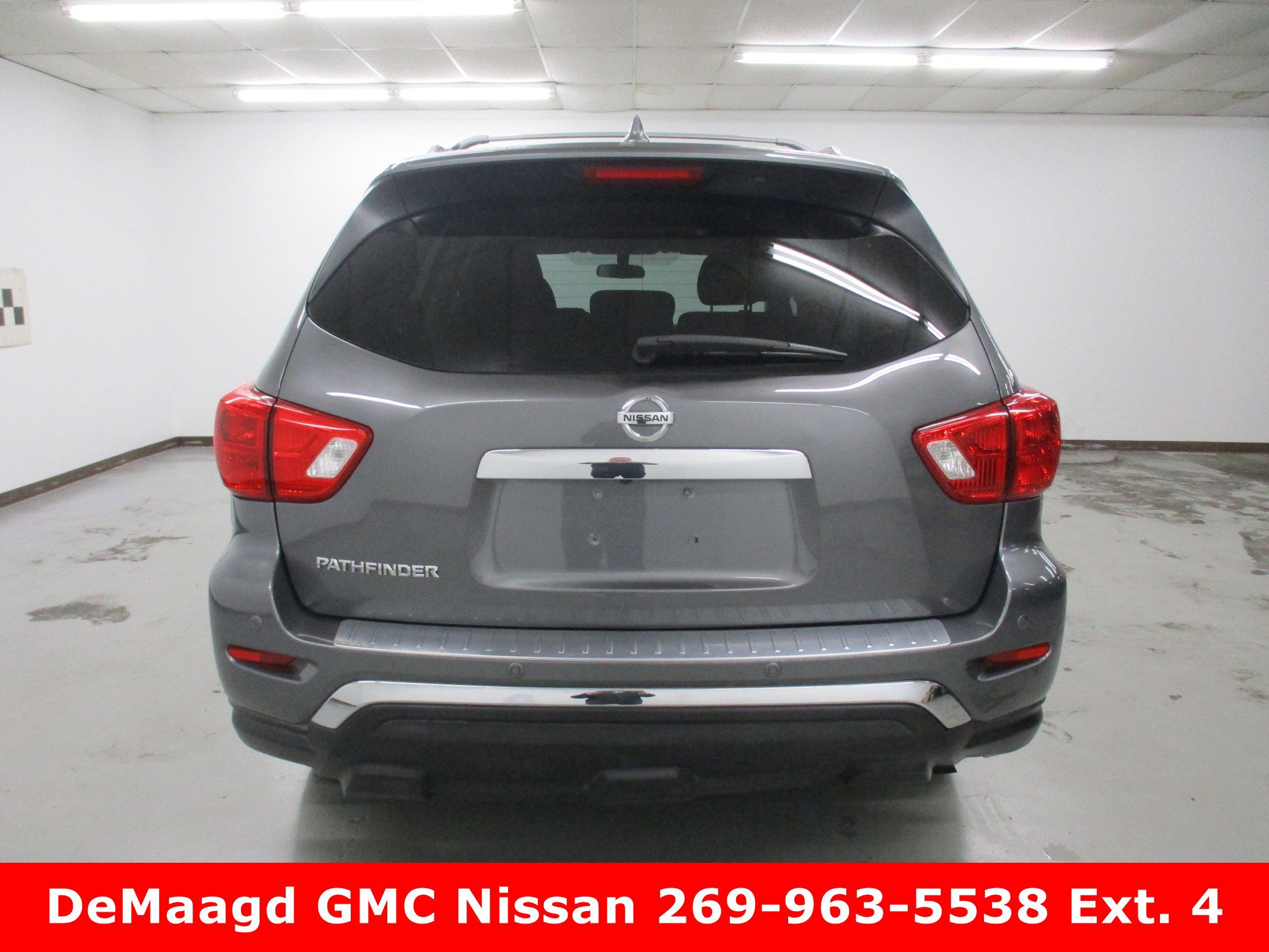 Used 2019 Nissan Pathfinder S image 5