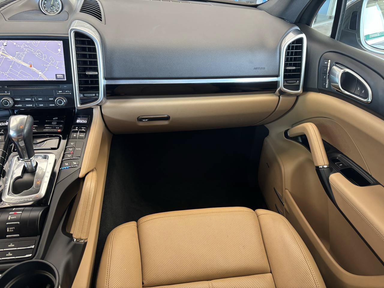 Used 2018 Porsche Cayenne S w/ Premium Package Plus AWD/4WD image 13