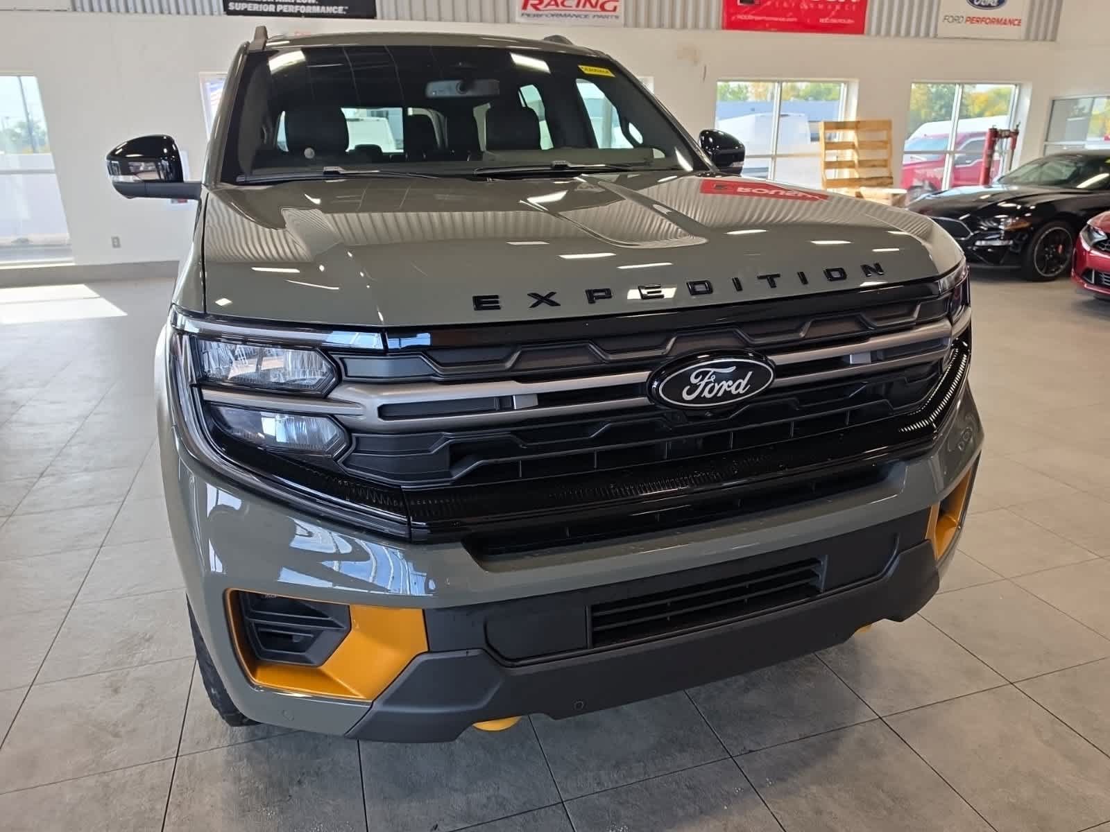 Used 2025 Ford Expedition Tremor AWD/4WD image 3