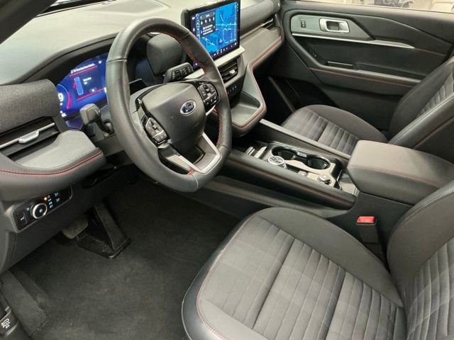 Used 2025 Ford Explorer ST-Line image 16