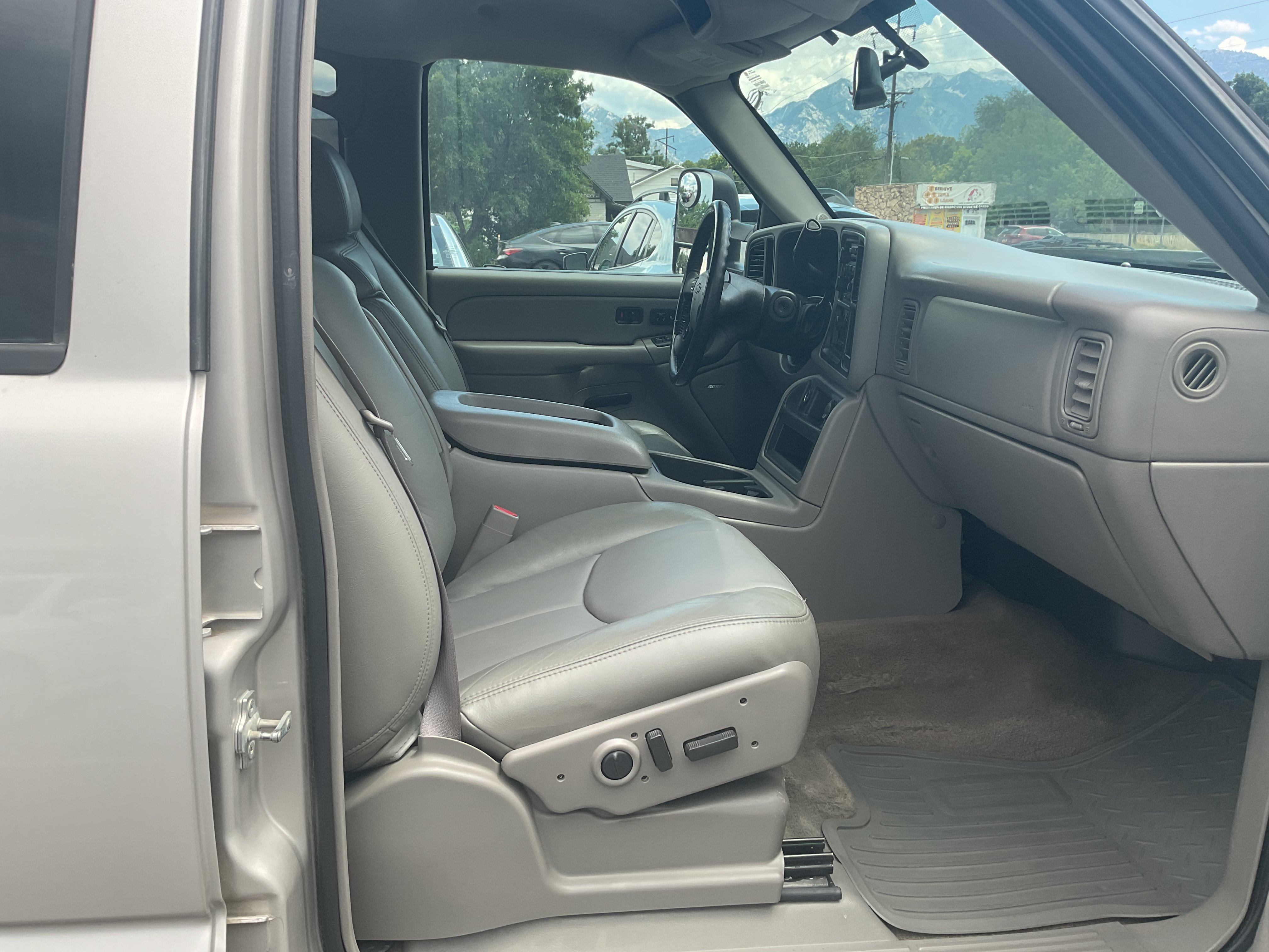 Used 2006 Chevrolet Silverado 3500 LT w/ Heavy-Duty Power Package RWD image 12