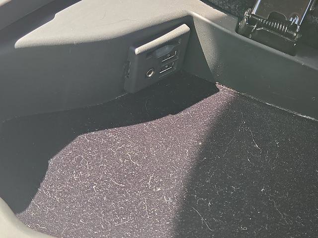 Used 2015 Chevrolet Corvette Stingray Coupe w/ 2LT Preferred Equipment Group RWD image 26