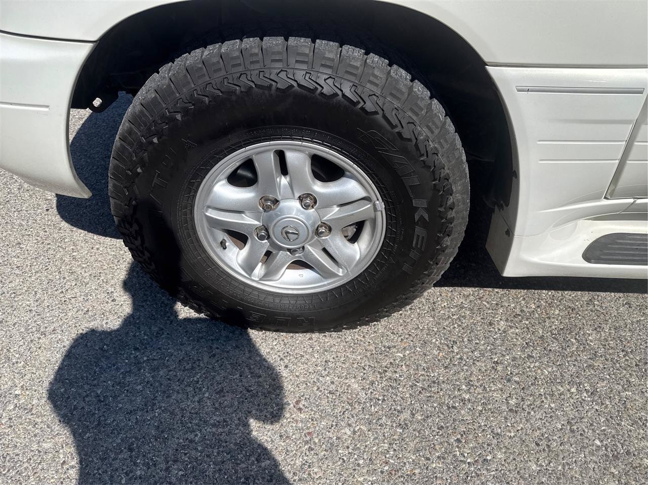 Used 1999 Lexus LX 470 4WD image 25