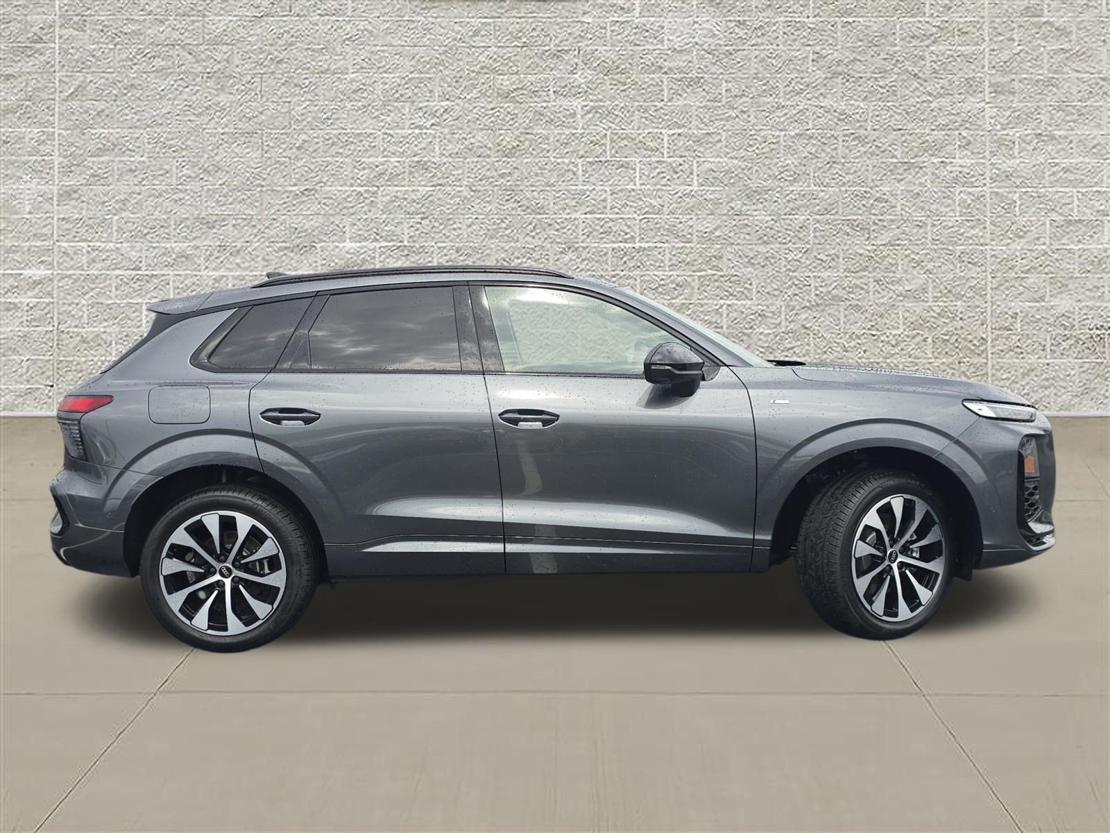 New 2026 Audi Q3 quattro 2.0T AWD/4WD image 8