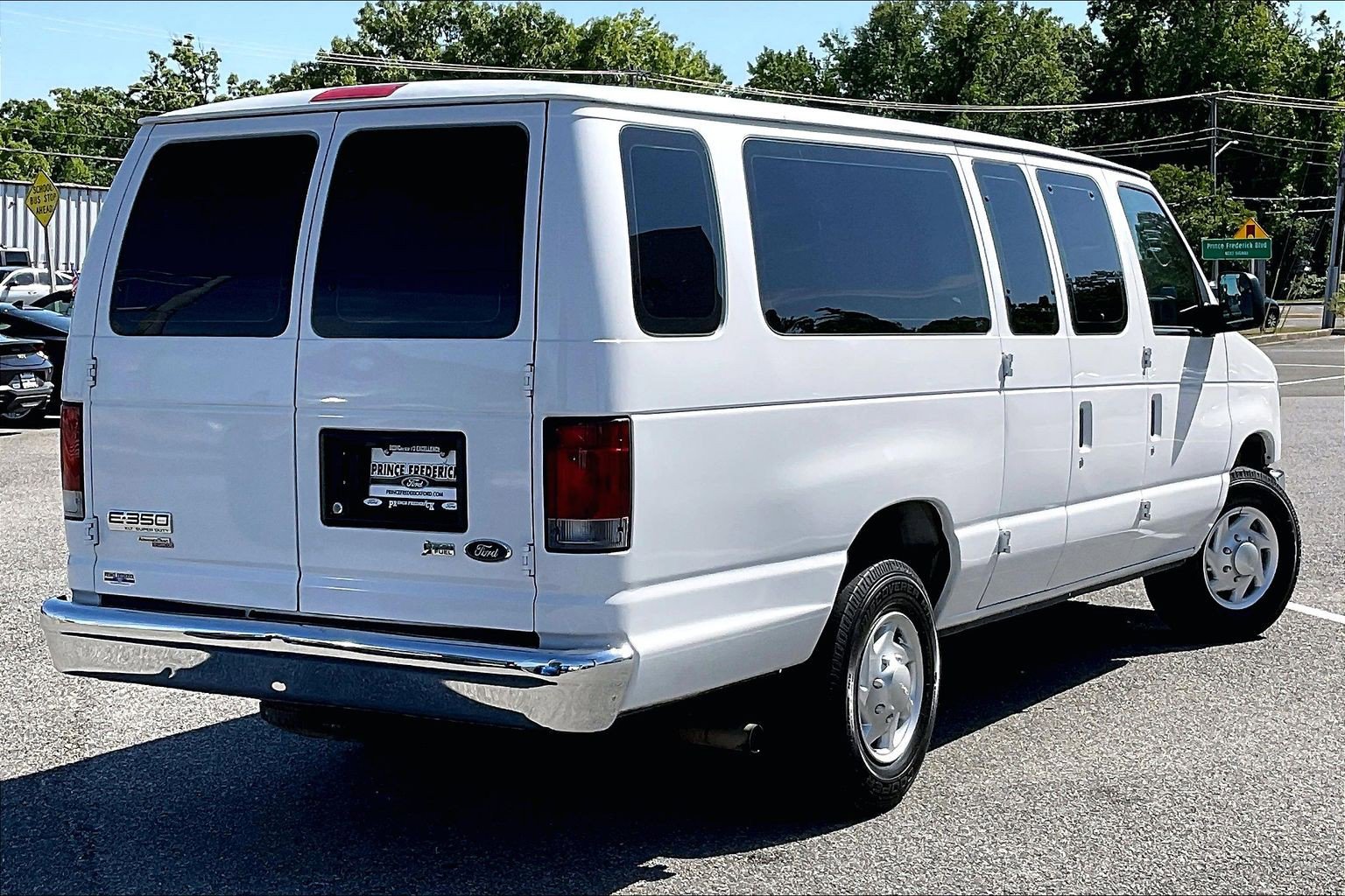 Used 2012 Ford E-350 and Econoline 350 XLT RWD image 12