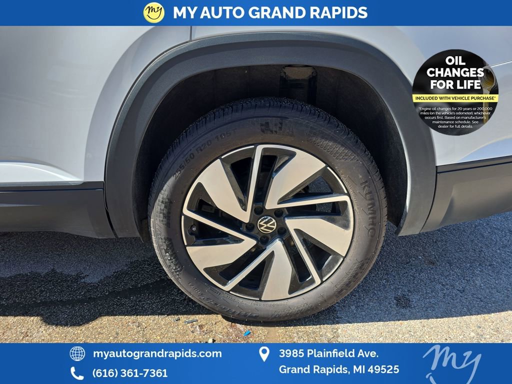 Used 2025 Volkswagen Atlas SE image 37
