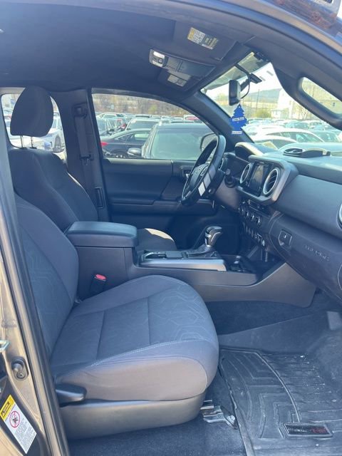 Used 2016 Toyota Tacoma TRD Sport AWD/4WD image 8