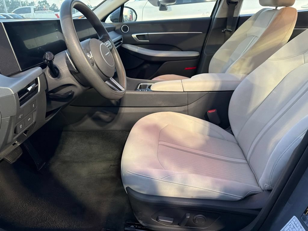 Used 2025 Hyundai Sonata SEL FWD image 9