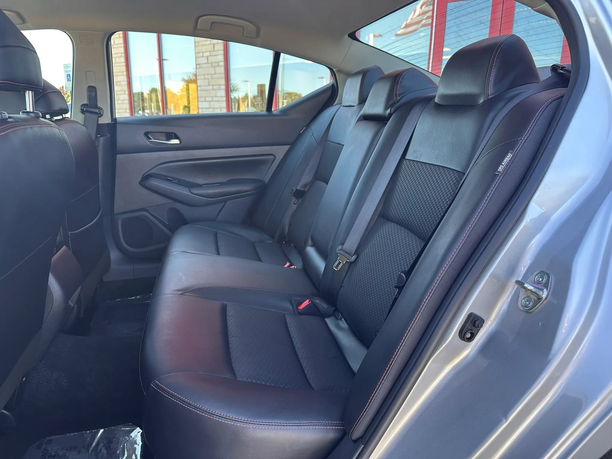 Used 2025 Nissan Altima 2.5 SR FWD image 11