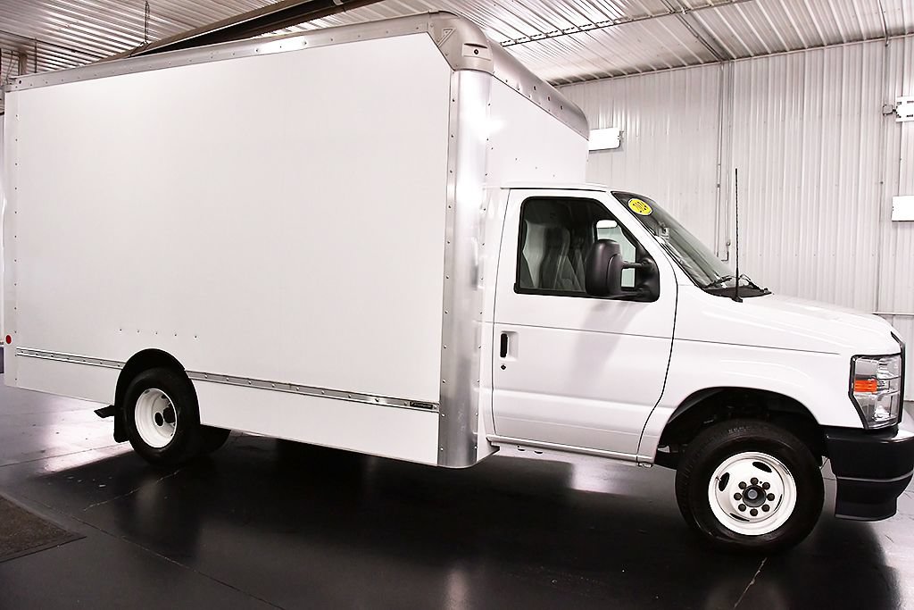 Used 2024 Ford E-450 and Econoline 450 Super Duty w/ Driver's Safety Package RWD image 8