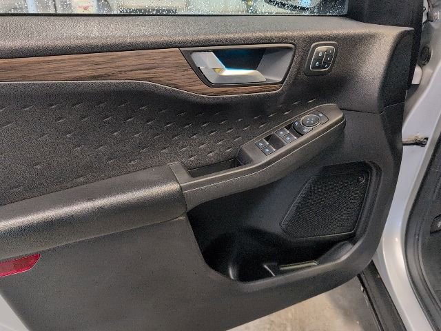 Certified 2020 Ford Escape Titanium AWD/4WD image 13