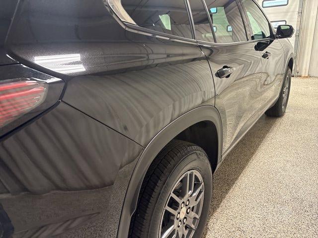 Used 2025 GMC Acadia Elevation image 9