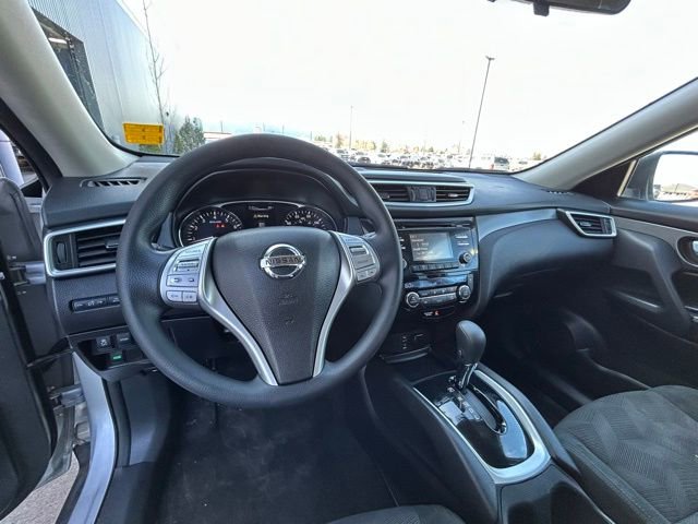 Used 2015 Nissan Rogue SV image 16