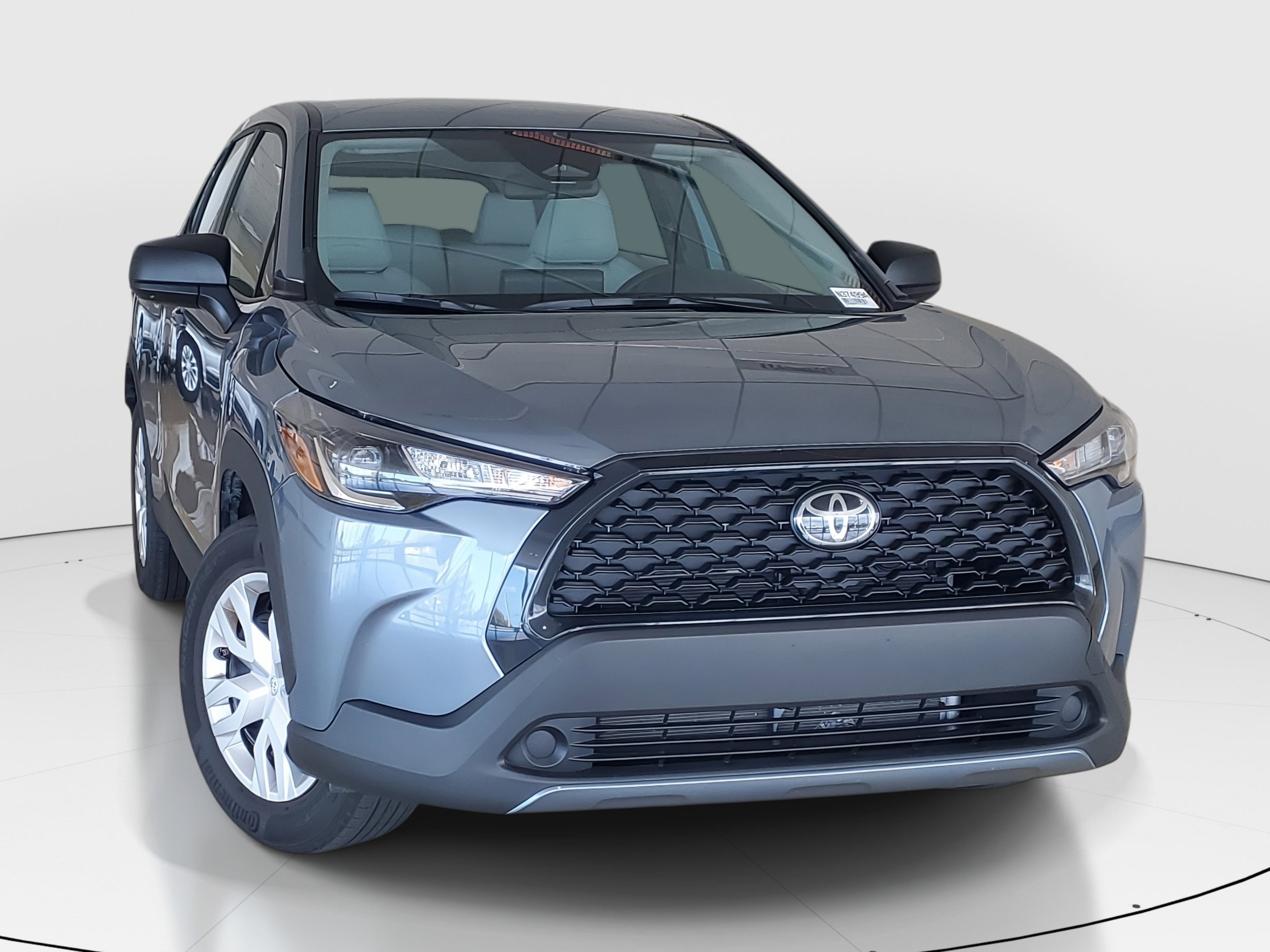 Used 2025 Toyota Corolla Cross L image 2