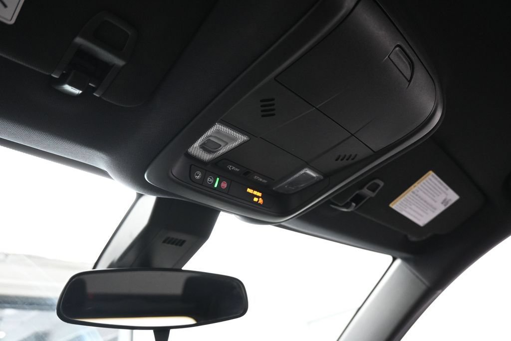Used 2023 Chevrolet Equinox RS FWD image 22