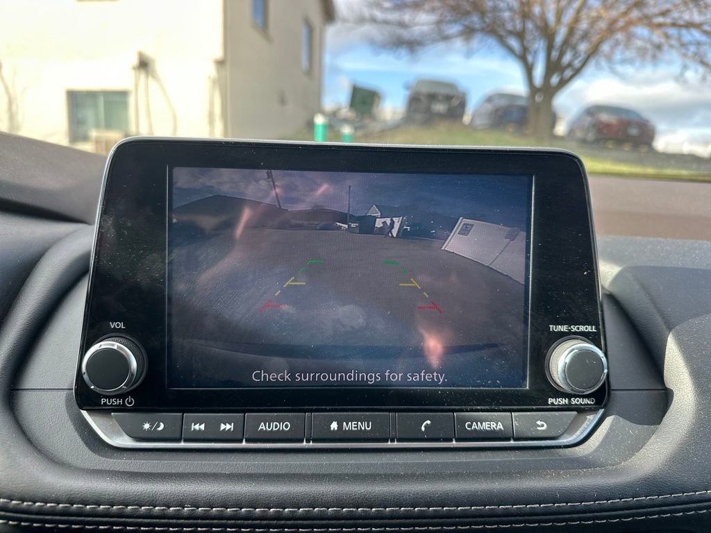 Used 2023 Nissan Rogue SV FWD image 47