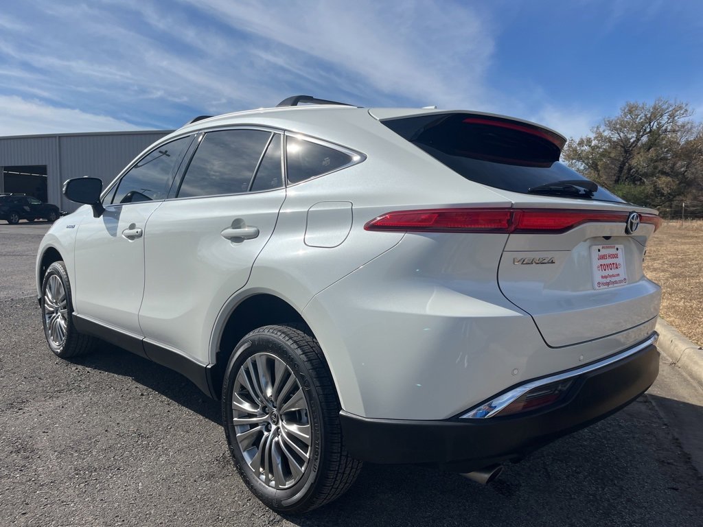 Used 2021 Toyota Venza XLE image 6