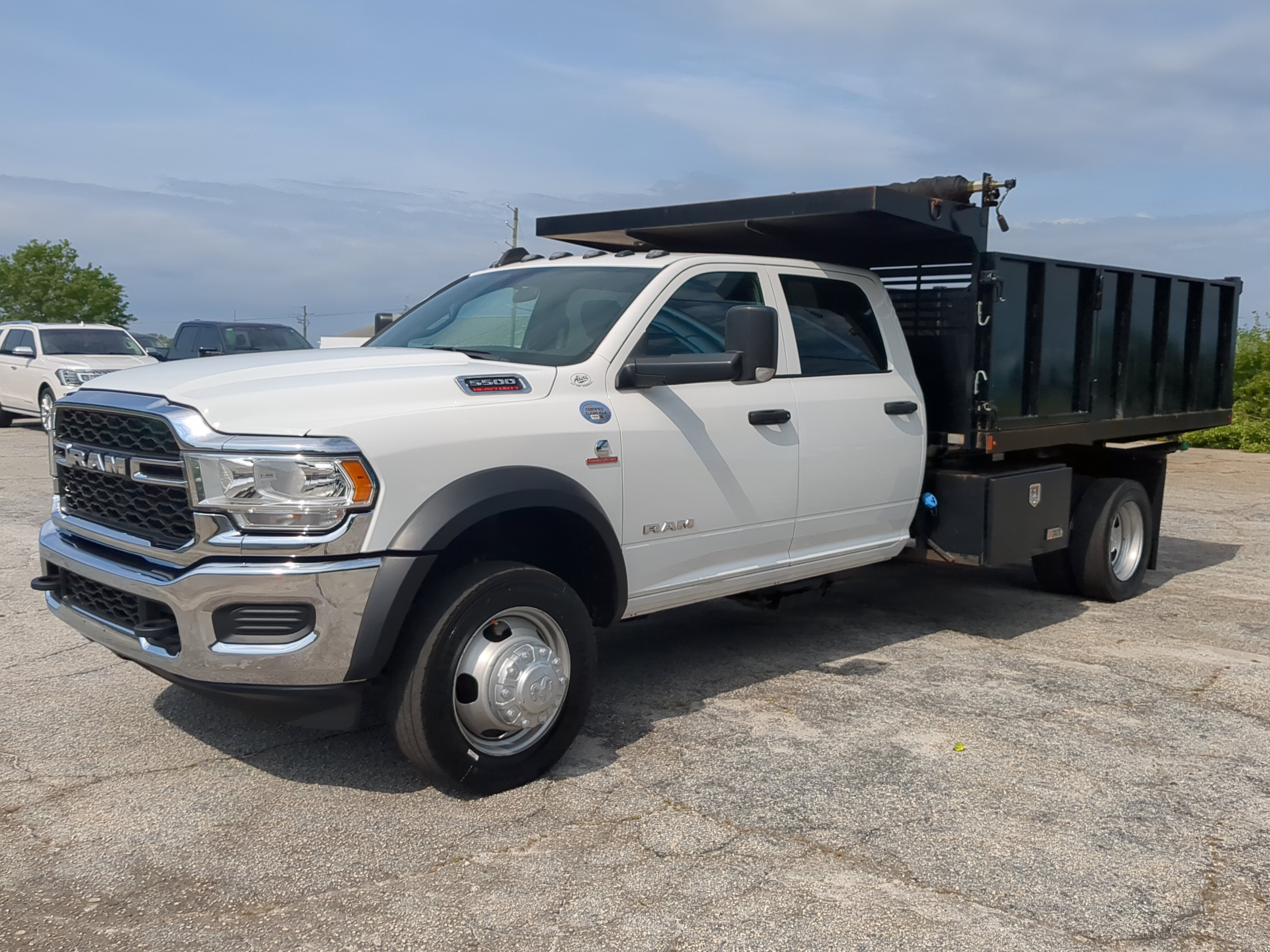 Used 2022 RAM 5500 Tradesman w/ Chrome Appearance Group AWD/4WD image 6