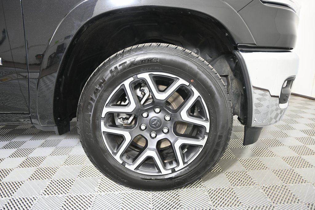 Used 2025 RAM 1500 Laramie image 12