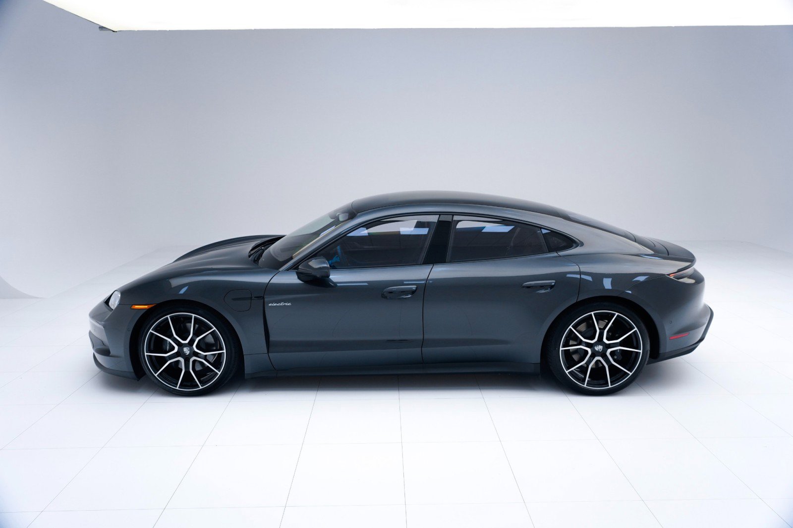 New 2026 Porsche Taycan image 2