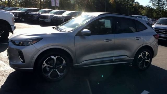 Used 2023 Ford Escape ST-Line Elite image 5