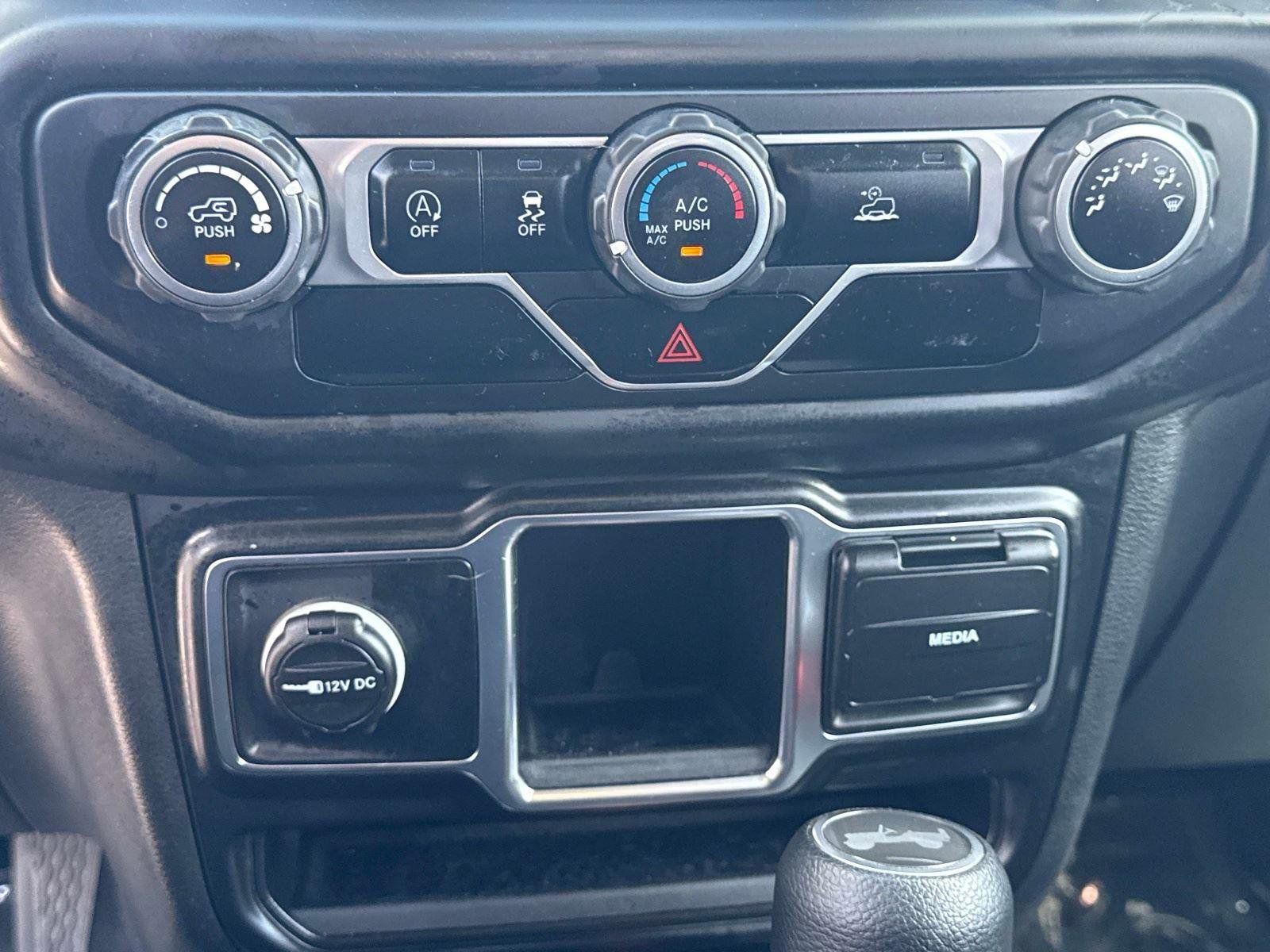 Used 2021 Jeep Wrangler Sport image 17