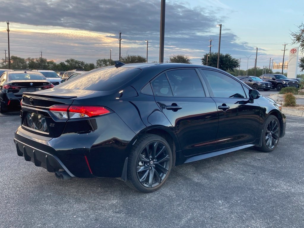 Used 2024 Toyota Corolla SE FWD image 5