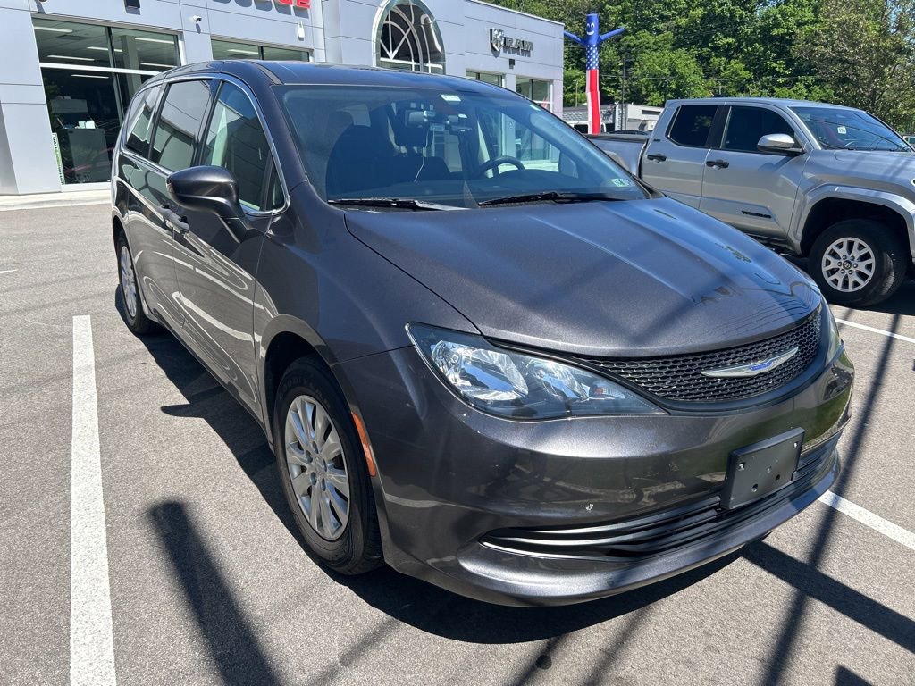 Used 2020 Chrysler Voyager L FWD video 1
