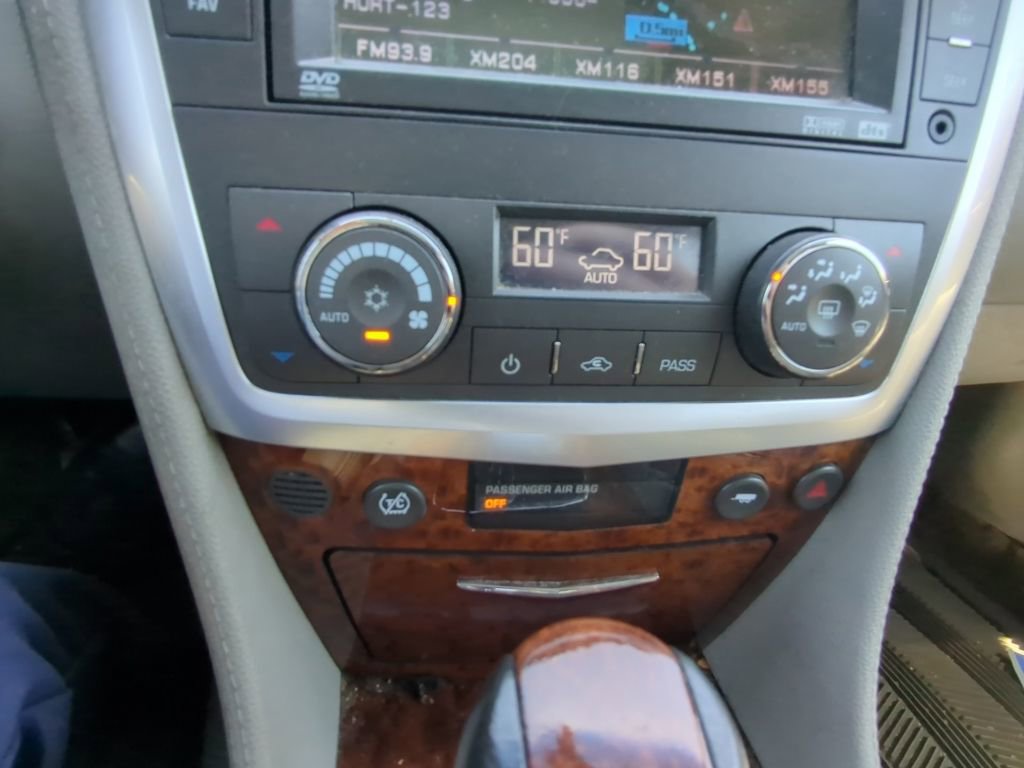 Used 2009 Cadillac SRX AWD V8 w/ Third Row Seating Package image 15