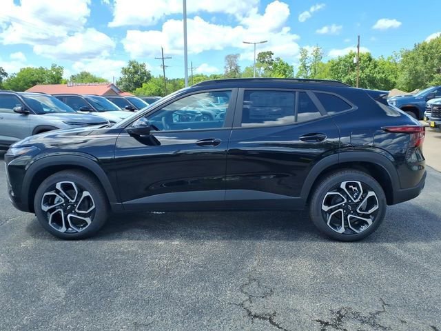 New 2026 Chevrolet Trax RS w/ Sunroof Package FWD image 8