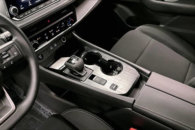 New 2025 Nissan Rogue S image 9