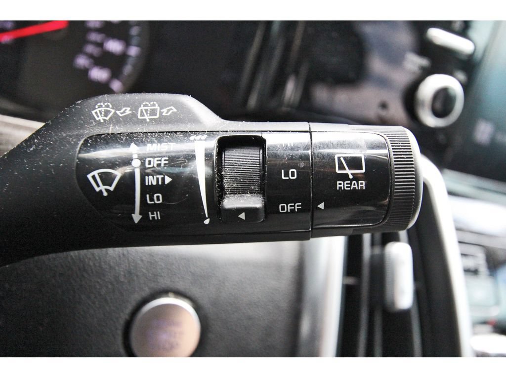 Used 2021 Kia Sorento EX w/ Panoramic Sunroof Package FWD image 12
