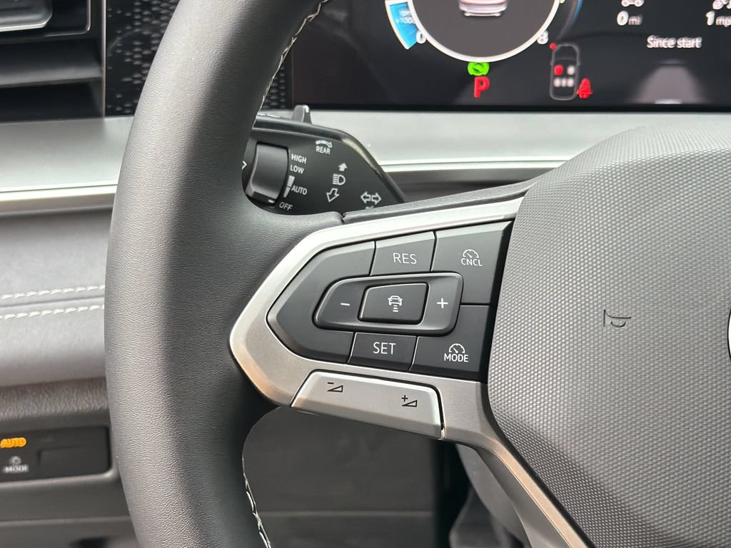 New 2026 Volkswagen Tiguan SE FWD image 25